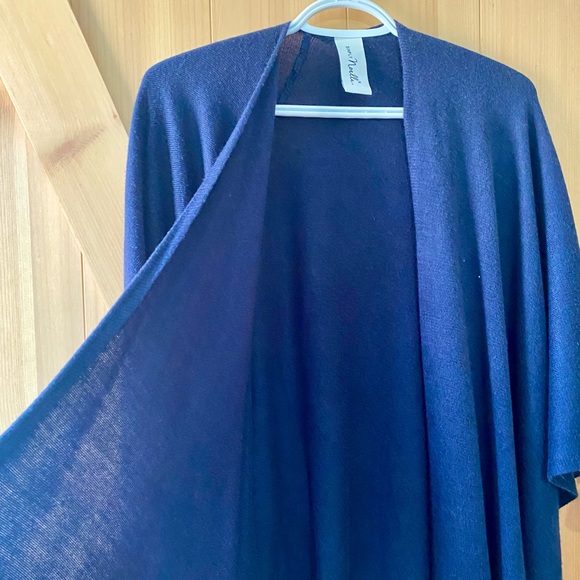 Navy blue shawl, one size - Picture 4 of 5